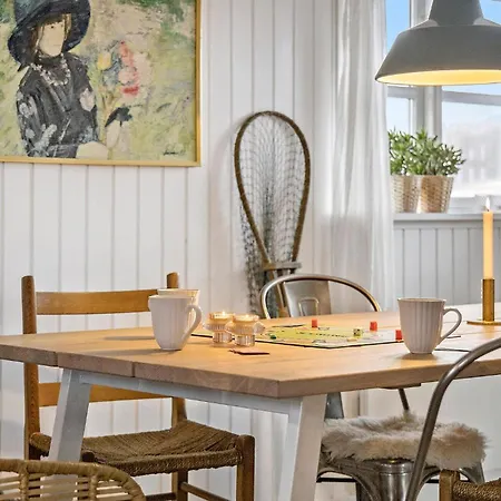 2 Bedroom Awesome In Casa de Férias *