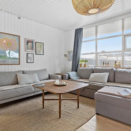 Hébergement de vacances 2 Bedroom Awesome In