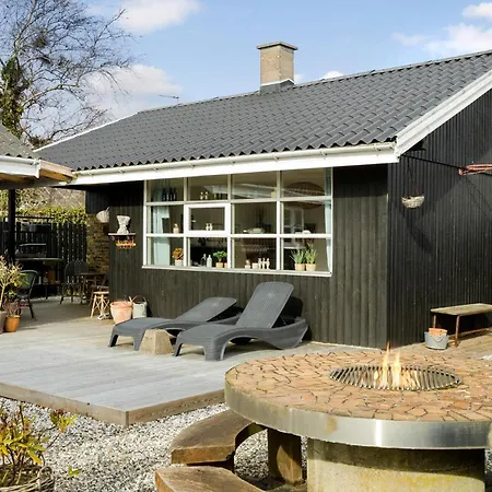 Casa de Férias 2 Bedroom Awesome In Otterup